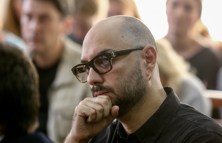 Суд оставил Кирилла Серебренникова под домашним арестом до января