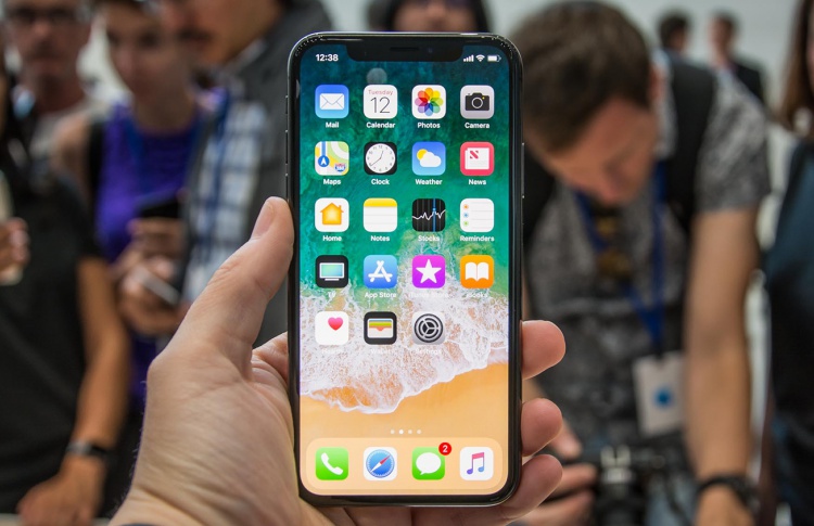 iPhone X в России раскупили по предзаказу за 3 минуты