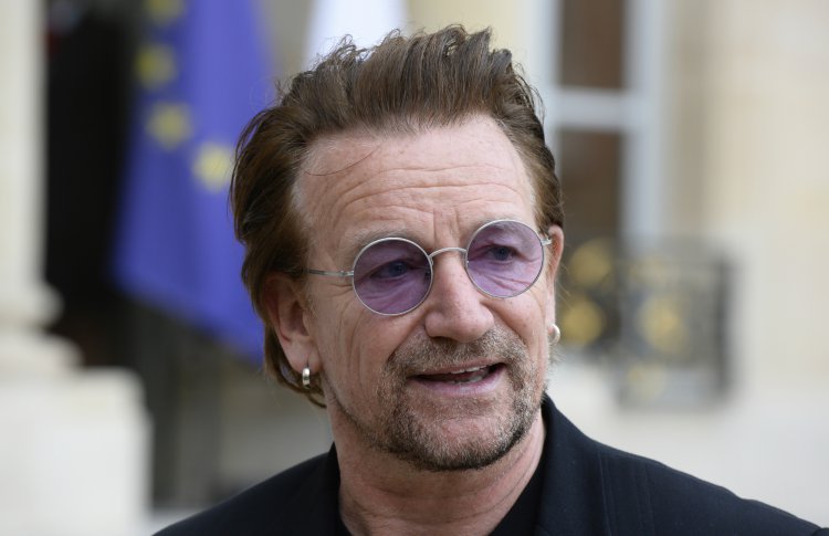 Боно из U2 через офшор купил торговый центр в Литве