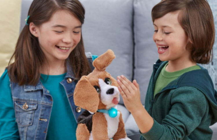 Интерактивные игрушки furReal учат малышей заботе о животных