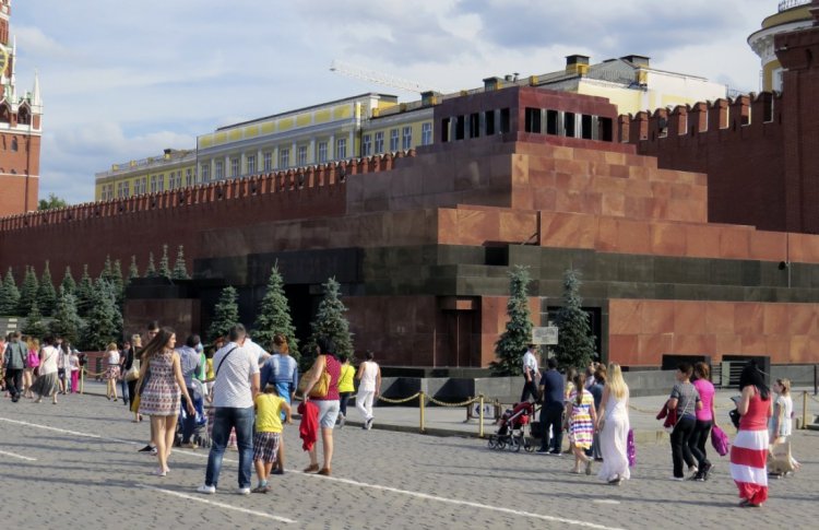 Художник Дмитрий Донской проведет в Москве перфоманс для захоронения Ленина