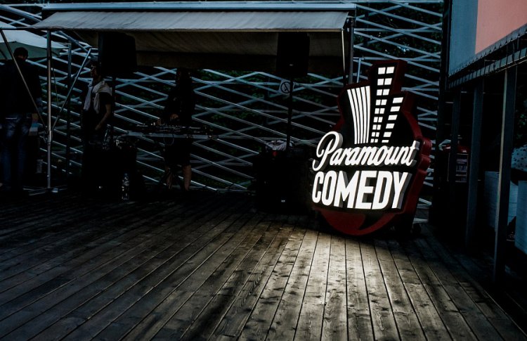 Пионерская ночь сериалов от Paramount Comedy