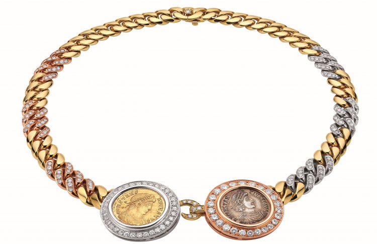Дом BVLGARI преподнес в дар Музеям Московского Кремля уникальное колье