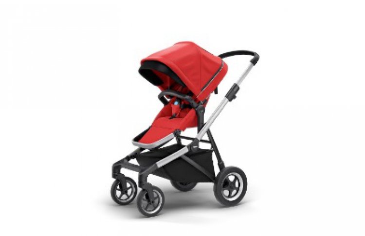 Thule Sleek – прогулки с ребенком в любую погоду