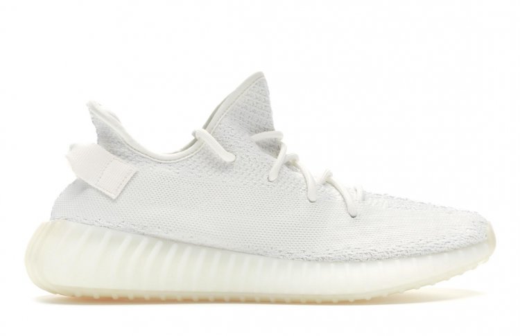 В ЦУМе откроется продажа культовых кроссовок YEEZY BOOST 350