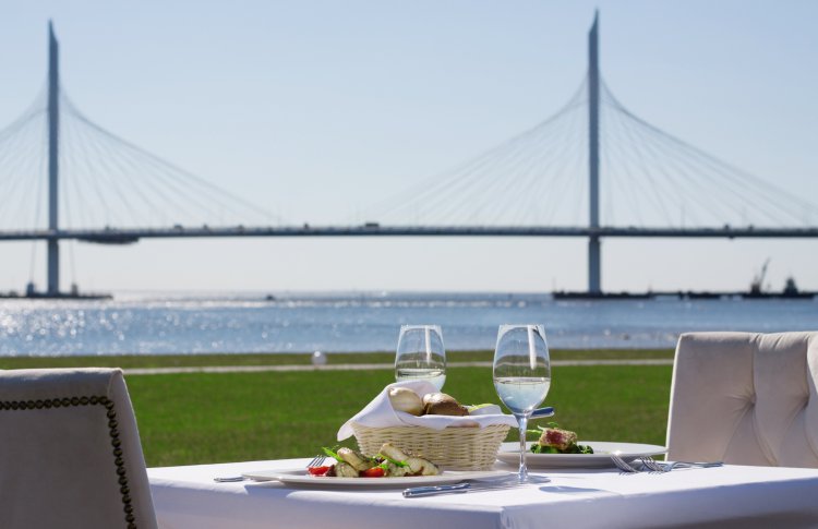 Новые вкусовые решения в Royal Beach на Крестовском острове