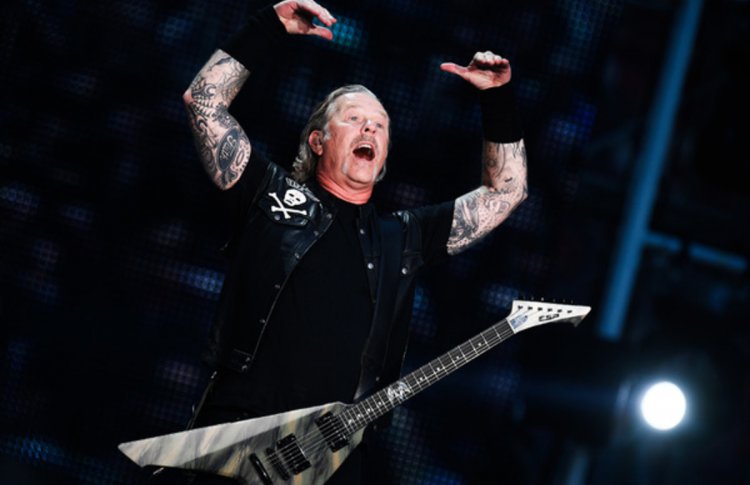 Гитарист «Кино» сыграл кавер Metallica в качестве ответного жеста