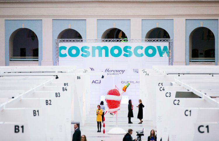 Работы Дали и Шагала впервые представят на COSMOSCOW