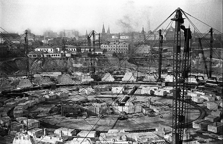 Ломать – не строить. Архитектурные упражнения рядом с Кремлем