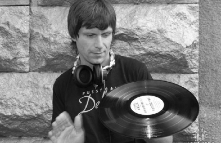 "Welcome to the Pleasure Dome. День рождения клуба. 6 лет": DJs Michael Haase (Германия), Feel, Dirizer, Клевер, Arturo De Rana (гитара), Arsen Pete (перкуссия)
