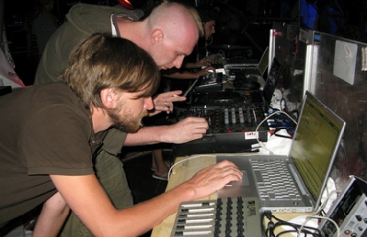 One Night Story: Dubolom (live), DJs Дольщик, Санчес