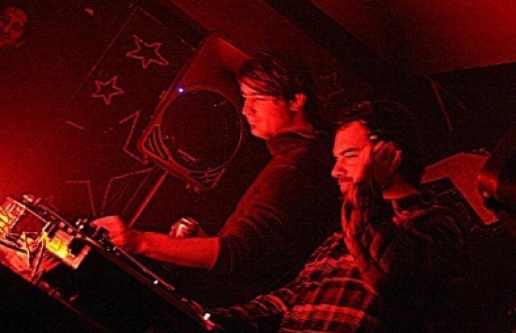 Glance Music: DJs Christian Ratti (Италия), Innate, Sunset