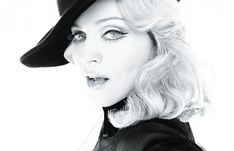 Winter with Divas. The Best of Madonna: DJ Flashback