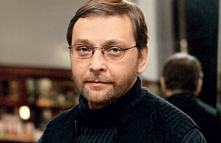 Михаил Угаров:«Фату невесте мы дадим, а костюм нет»