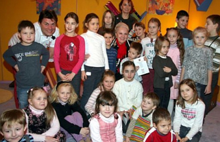 Звезды театра и кино читают детям сказки