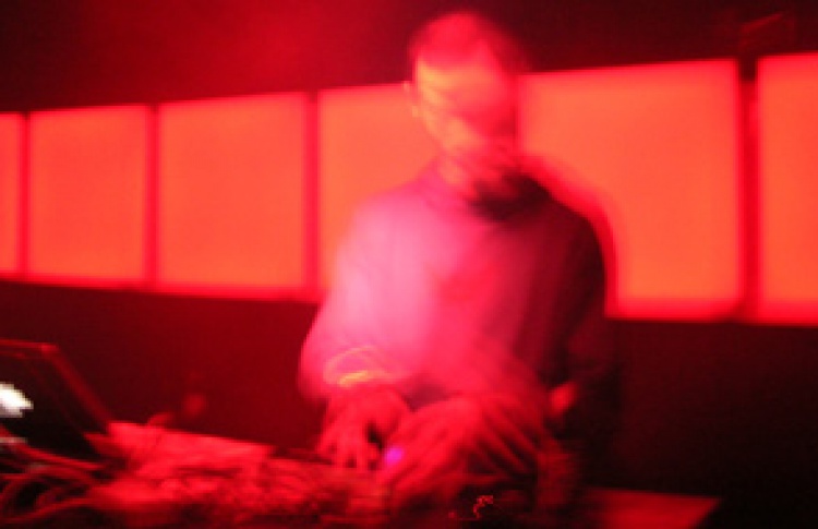 Between Us в гостях у Субэлектроники: DJs Arovane (Германия), Кубиков, Aienn, Filq