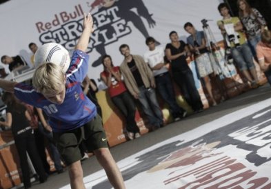 Red bull Street Style