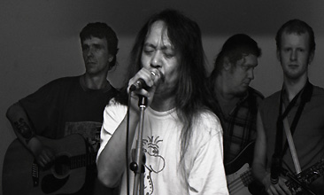 Damo suzuki. Группа сэфти Мэджик и дамо Сузуки. Группа time out этно концерт на Таганке. Eject Project. Damo Suzuki -inside Network.