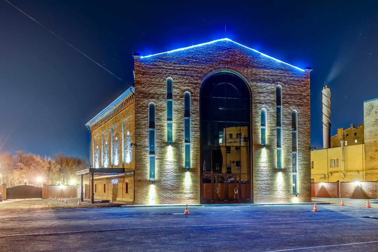 Sofit. Sofit event House Черняховского 75. Sofit event House, Санкт-Петербург. Sofit Hall СПБ. Софит ивент Хаус СПБ.