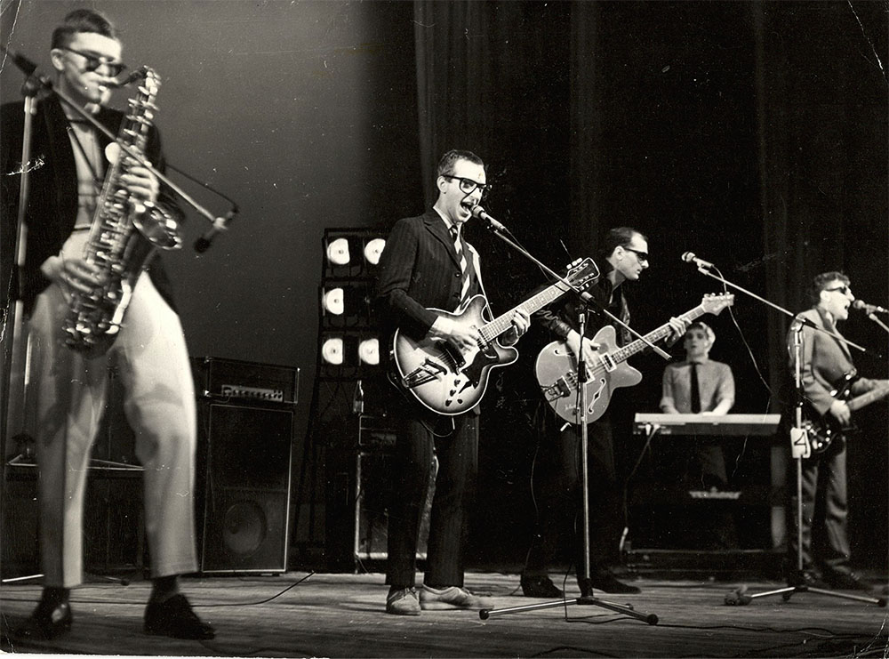 странные игры рок-группа. Luxury stranger группа. странные игры рок-группа. странные игры рок-группа. странная группа.