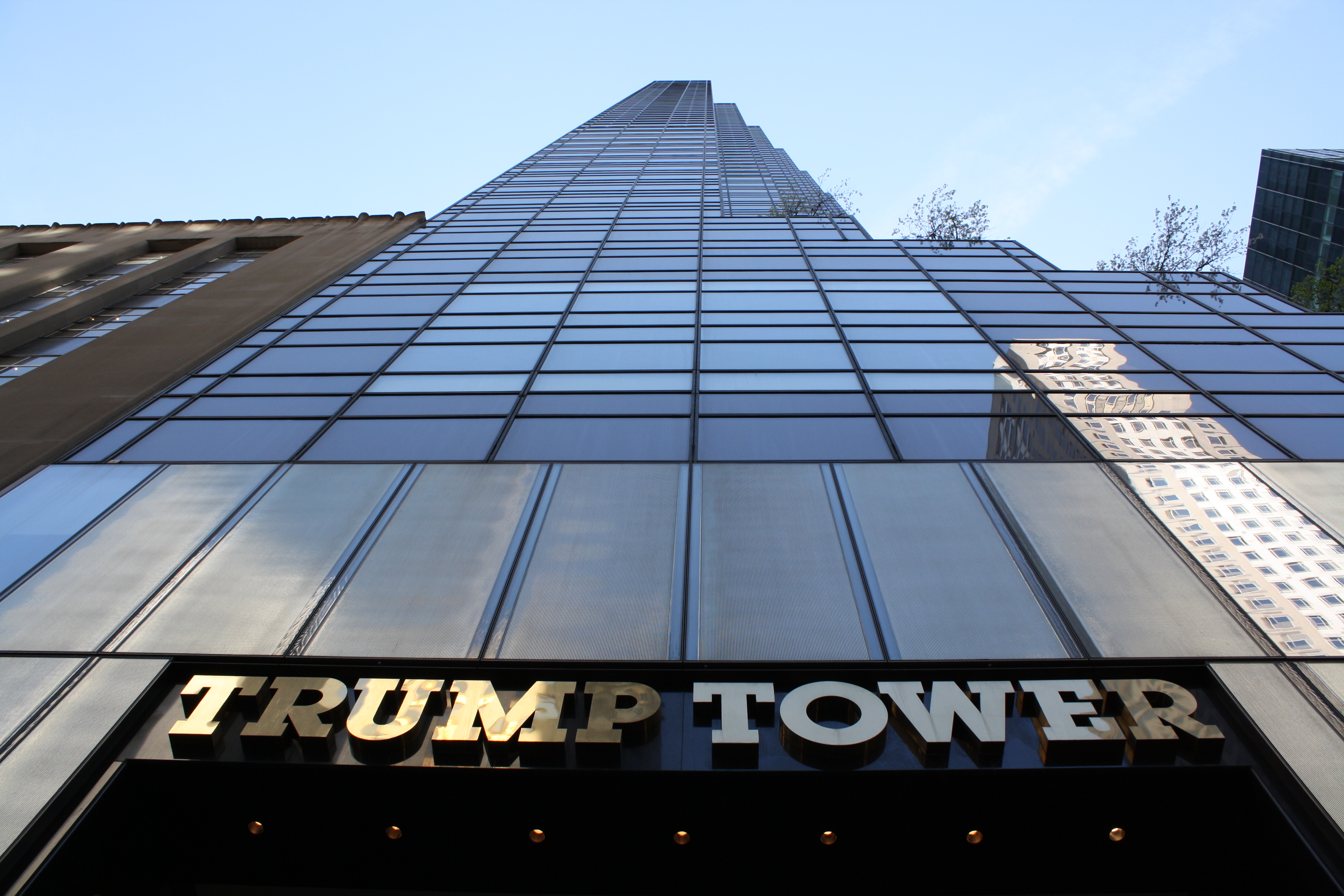 Trump tower. Башня Трампа в Москве. Трамп Тауэр. 5 Авеню башня Трампа. Трамп Тауэр башня в Москве.