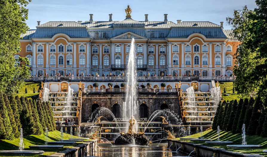 Петергоф в Санкт-Петербурге. Петергоф дворцово-парковый комплекс. Петергоф (дворцово-парковый ансамбль) фонтаны. Ансамбль Петергофа.