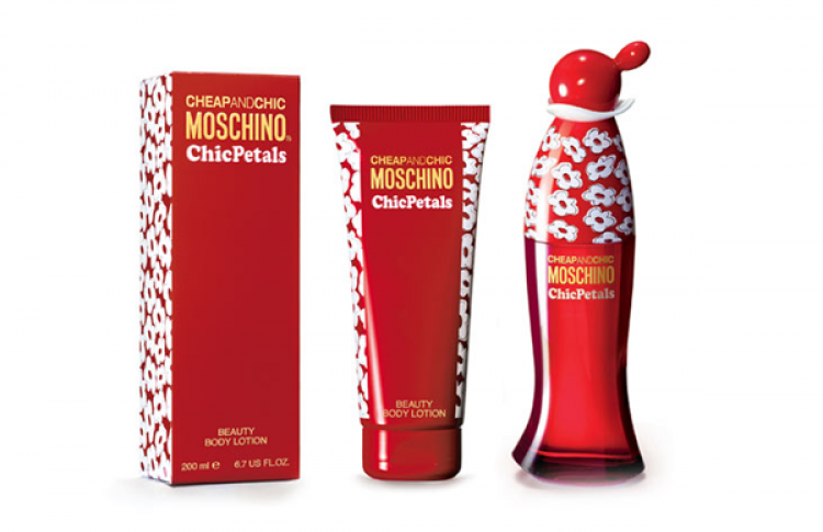 Аромат Moschino Chic Petals