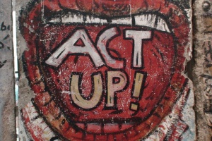 Act up! или одна история про борьбу со СПИДом