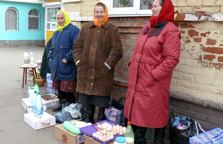 В Петербурге стартовала акция «Купи у бабушки»