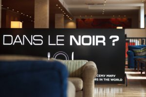 Dans Le Noir?