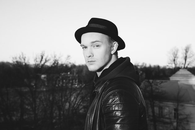 Актер Сергей Худяков о демонах, няне и о том, что поёт в душе