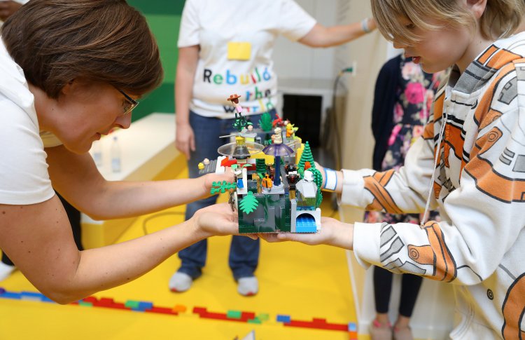 Идеи новогодних подарков от LEGO