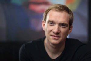 «Мы же всегда играем про людей»: интервью с Андреем Бурковским