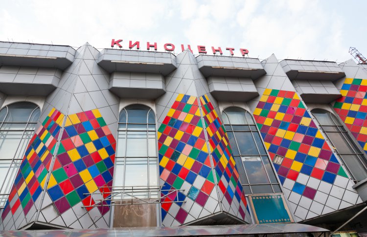 На последнем сеансе в «Соловье» девушка приковала себя к креслу