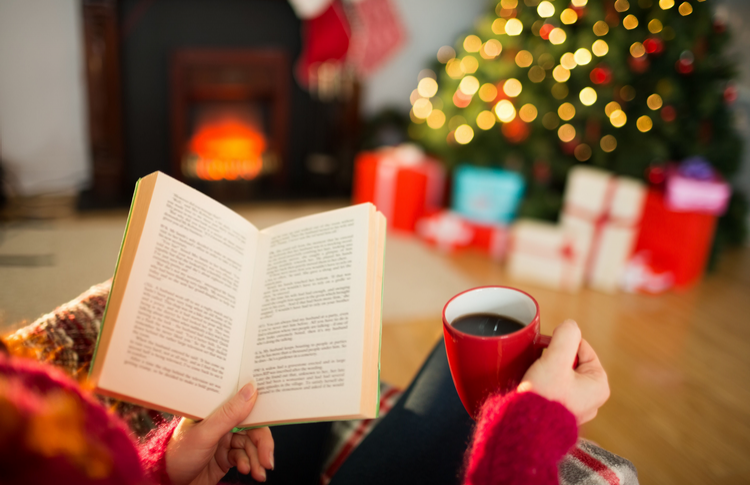 5 книг и подходящих к ним напитков для зимних каникул