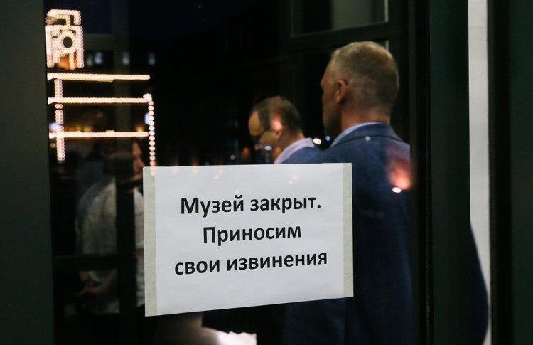 Театры, цирки, филармонии, кинотеатры и музеи закрываются из-за коронавируса