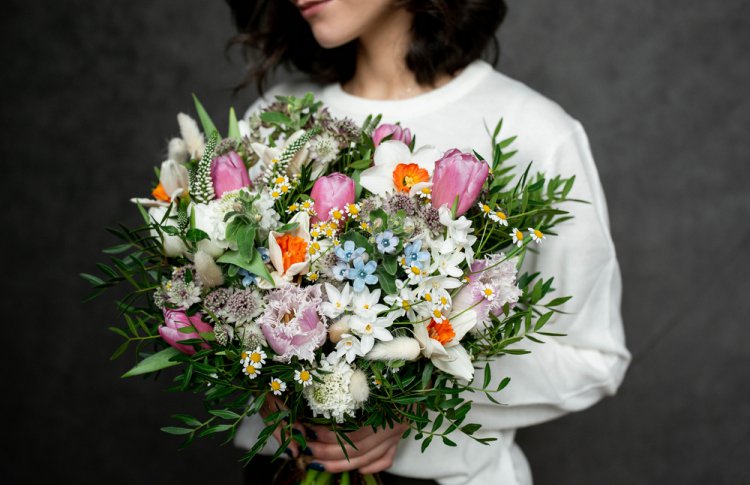 Чтобы букет радовал дольше: советы по уходу за цветами от KRAFT FLOWERS