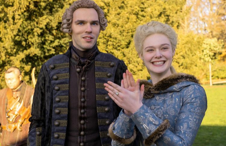 Черная клюква: смотреть или не смотреть сериал «Великая»?