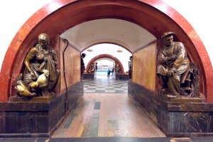 Денежный петух, путешествия во времени и зверь Апокалипсиса: суеверия московского метро