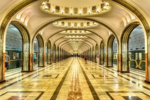 20 самых запоминающихся станций московского метро