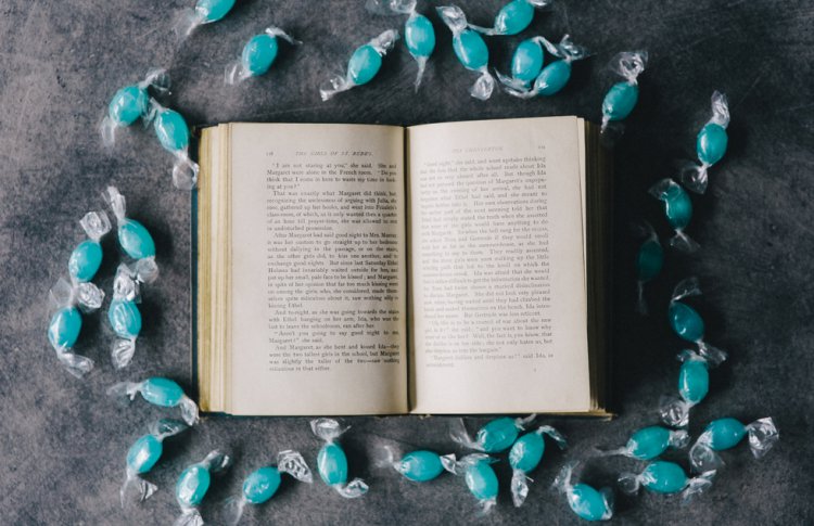 Убийства в глубинке, опиумная империя и пропавший муж. 5 книг для отдыха от классики