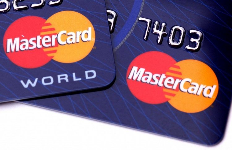 Mastercard будет конвертировать валюту с карт день в день